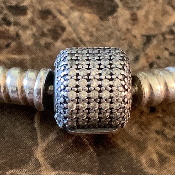 Authentic Pandora Moments Sparkling Pavé Clasp Snake Chain Bracelet - Picture 7 of 8